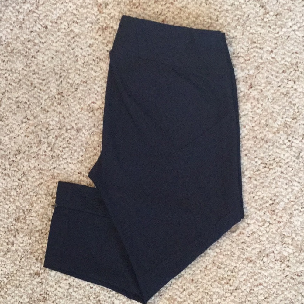 T by Talbots navy stretch knit capris